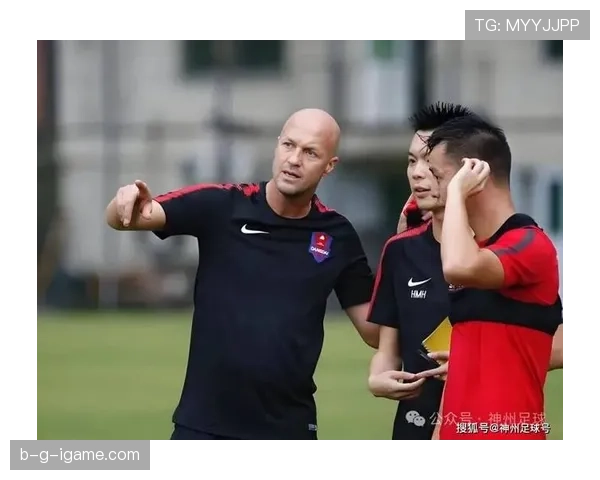 克鲁伊夫足球革命：重塑现代足球战术与理念的深远遗产