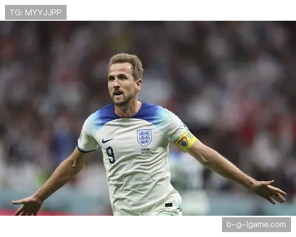 哈里·凯恩家冰箱里塞满蛋白粉，连度假都带着训练师？