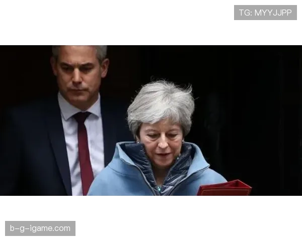 特雷·杨刚发的机场自拍，我的地铁卡都想辞职